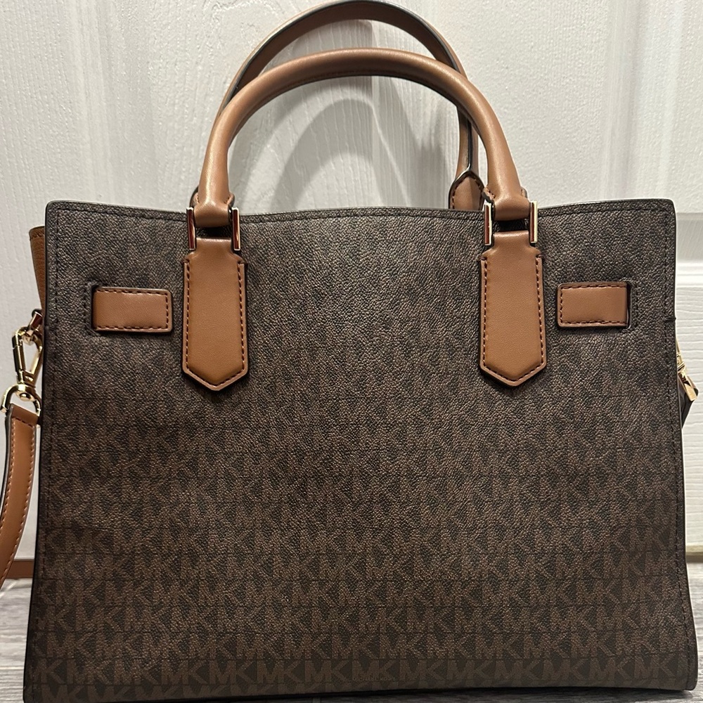 Michael Kors Hamilton Medium Logo Satchel (preloved) - Picture 2 of 14